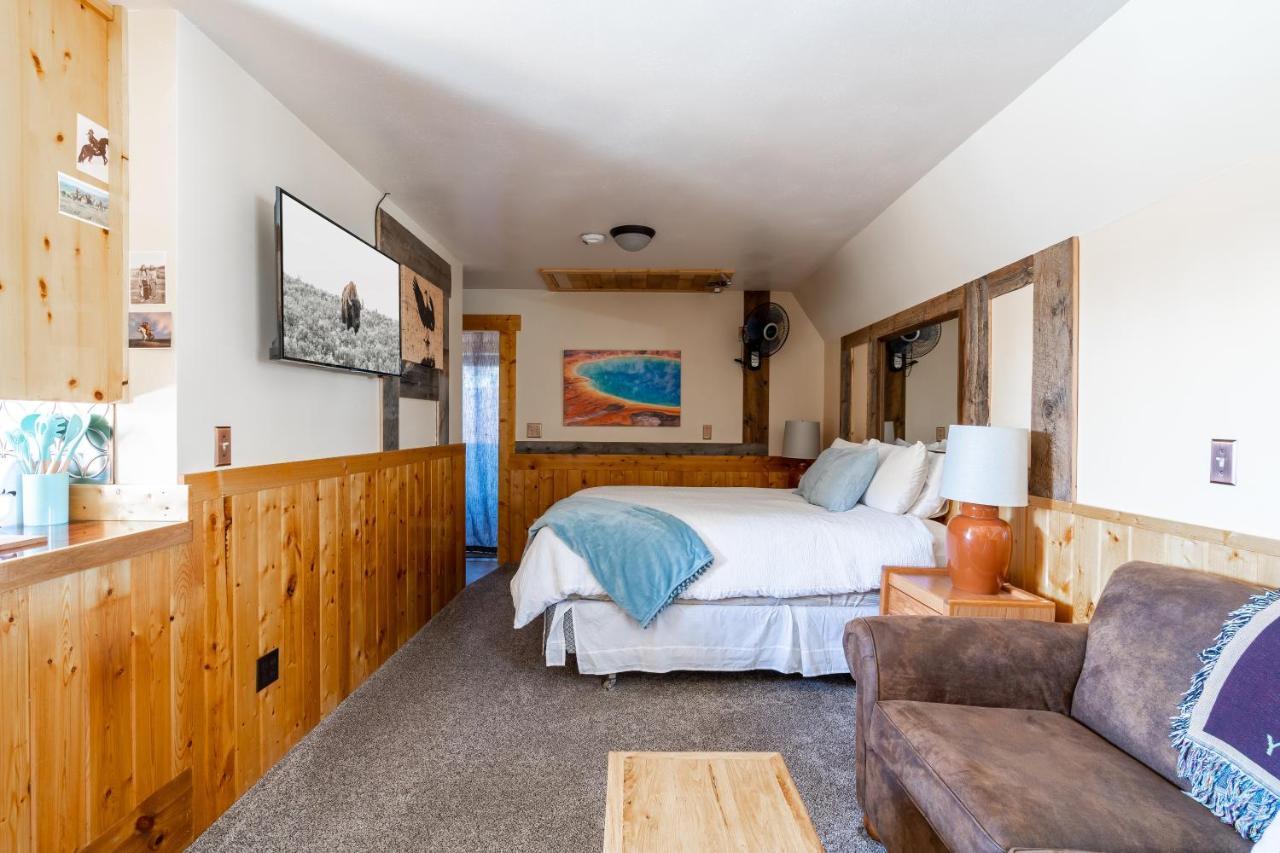 Raven'S Heart Apartment West Yellowstone Exterior photo